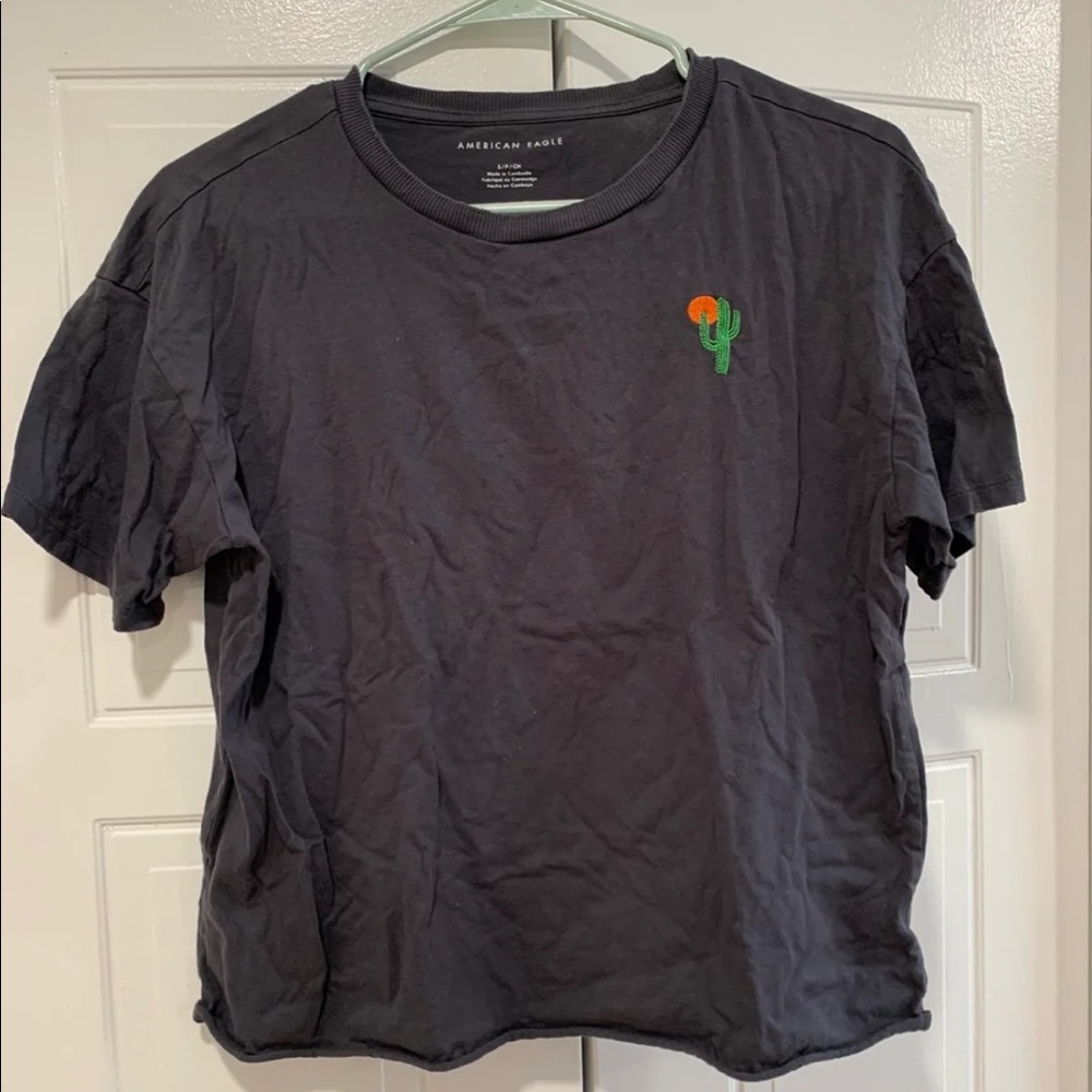 American Eagle cropped embroidered T, size S